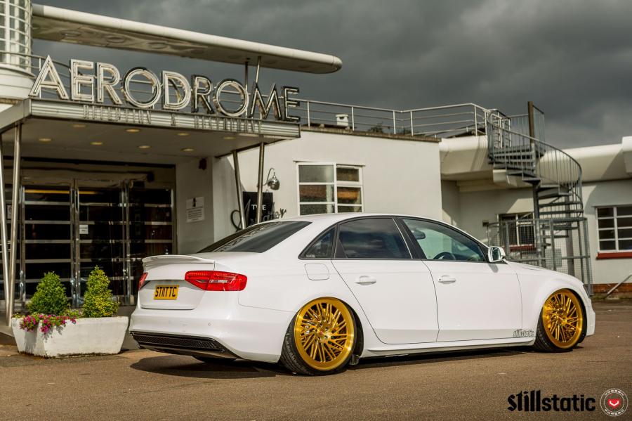  Audi A4 Sedan on Vossen Wheels (LC-105T) 2016 года  (фото 33 из 45)